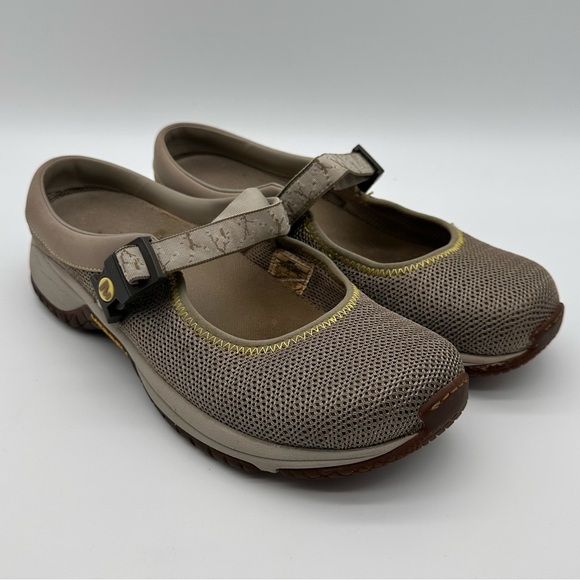 Merrell Shoes - Merrell Women's Encore Mary Jane Flats - Taupe and Brown